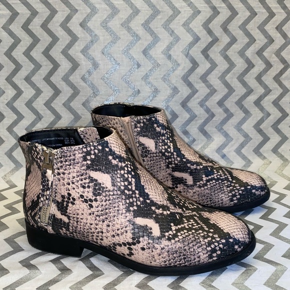 Shoes - Memory foam snakeskin booties